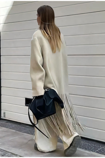 Well Tailored Coat with a Graceful Silhouette