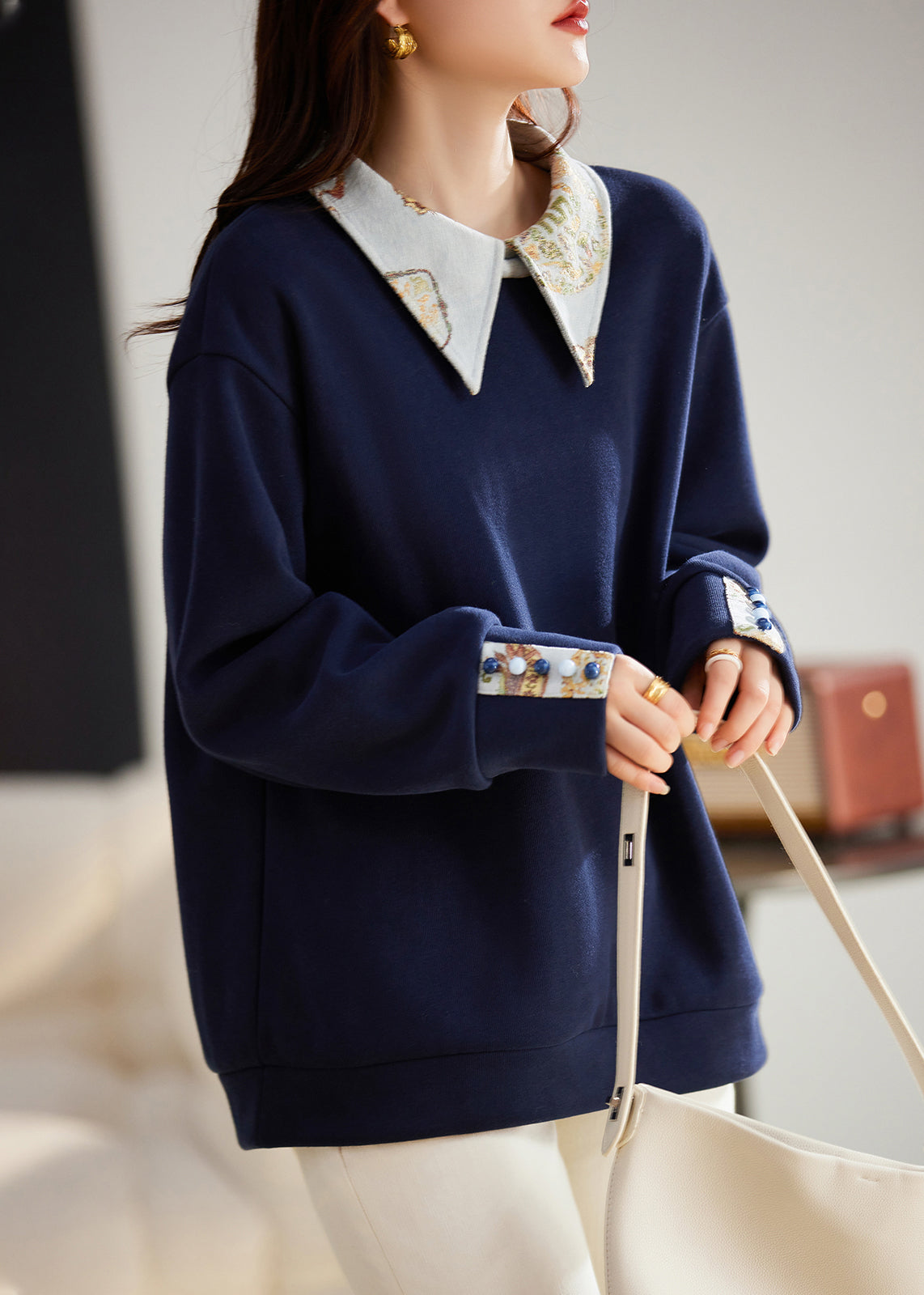 Classic Vintage Pullover with a Flattering Fit