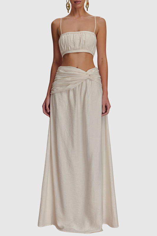 Well Tailored Top with a Graceful Silhouette