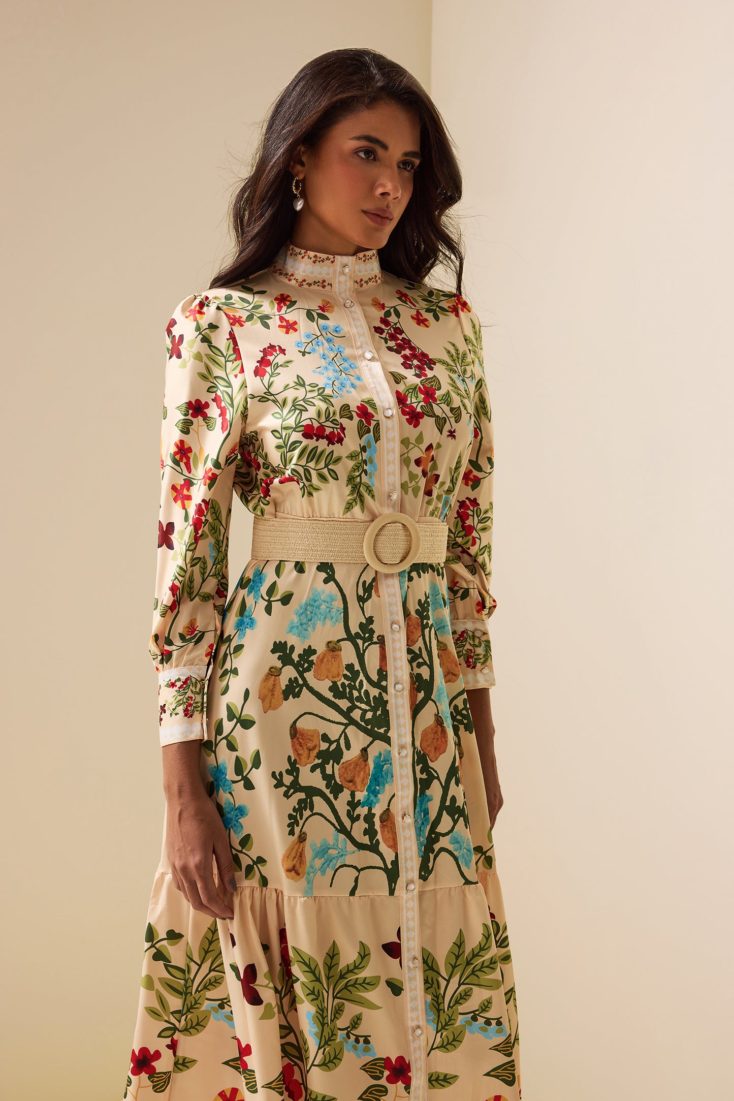 Well Tailored Dress with a Graceful Silhouette