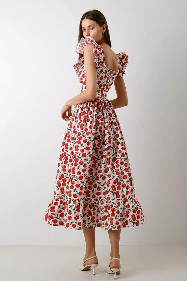 Effortlessly Elegant Dress with a Timeless Design