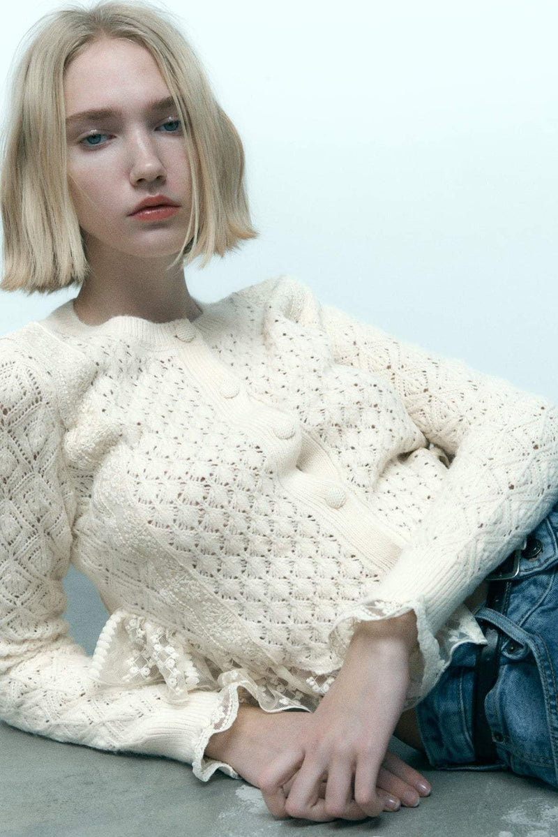 Effortlessly Elegant Cardigan with a Timeless Design