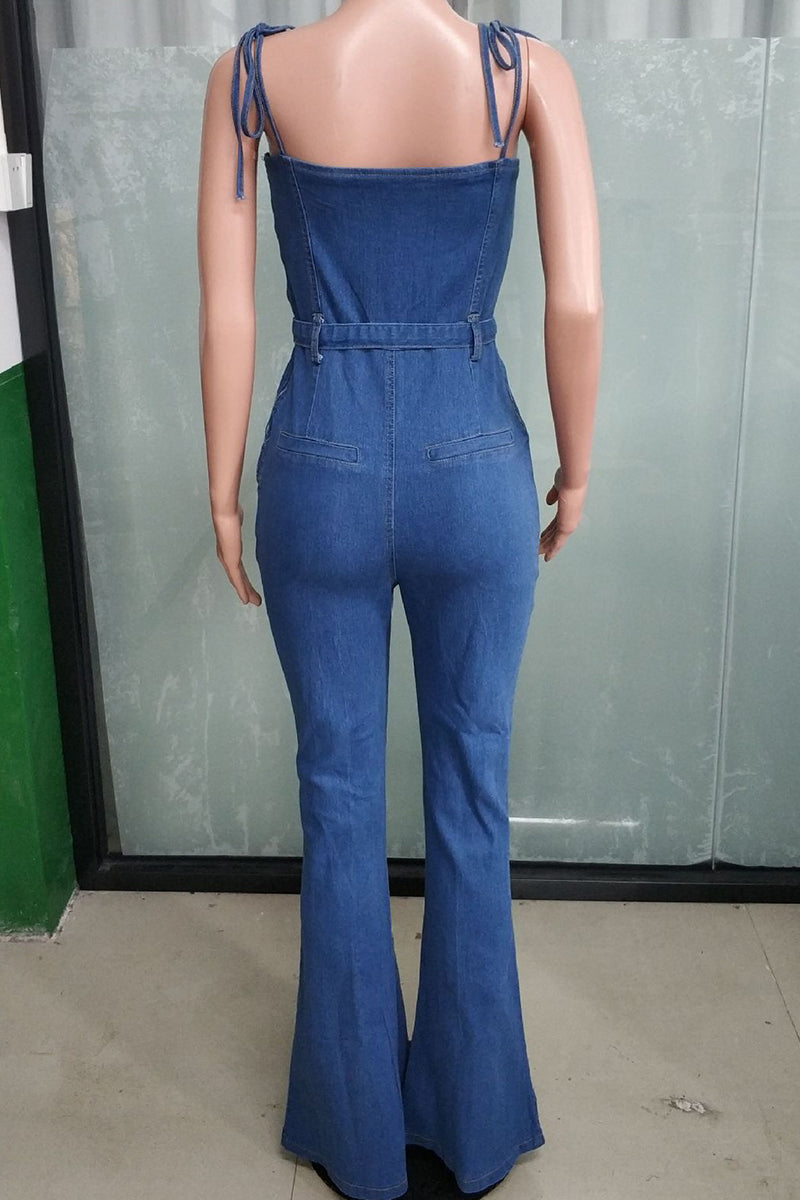 Sophisticated Garment with a Clean Classic Look