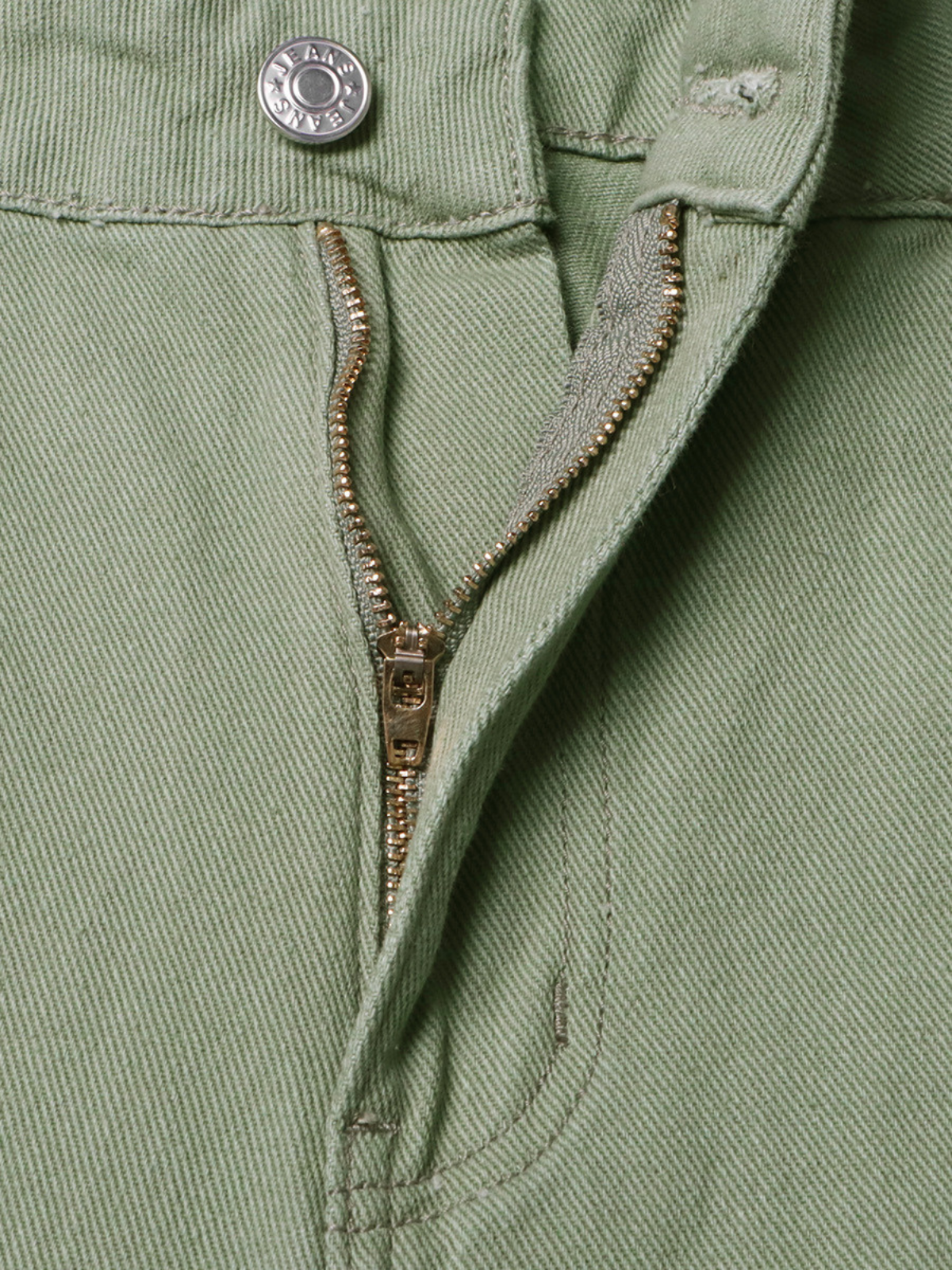 Sophisticated Garment with a Clean Classic Look