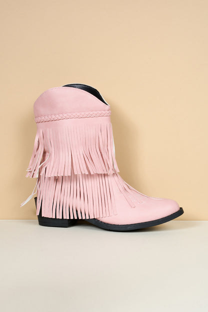 Well Tailored Boots with a Graceful Silhouette