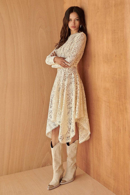 Sophisticated Dress with a Clean Classic Look