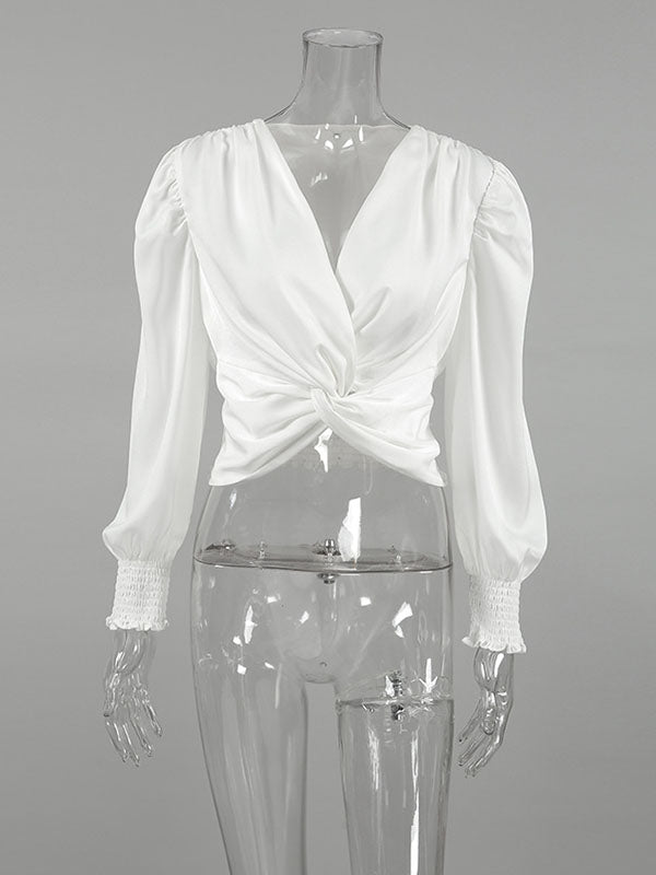 Well Tailored Blouse with a Graceful Silhouette