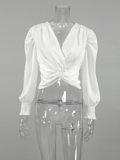 Well Tailored Blouse with a Graceful Silhouette