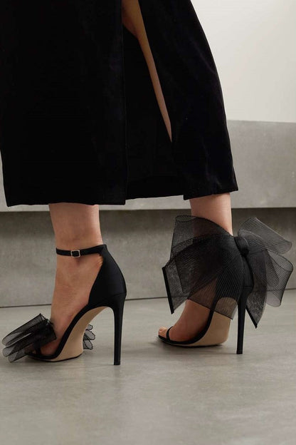 Well Tailored Sandals with a Graceful Silhouette