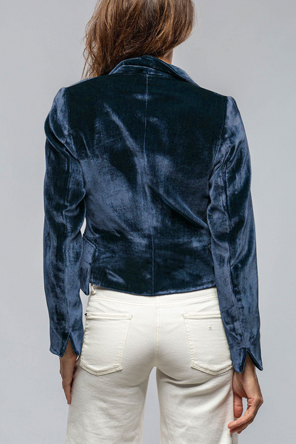 Polished Garment with an Effortless Classic Look