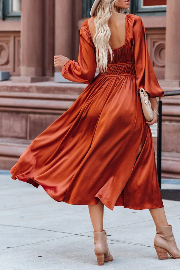 Beautifully Finished Dress in a Timeless Design