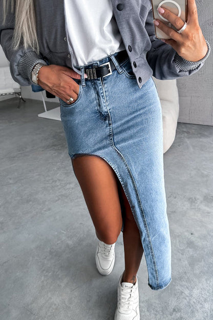 Sophisticated Garment with a Clean Classic Look