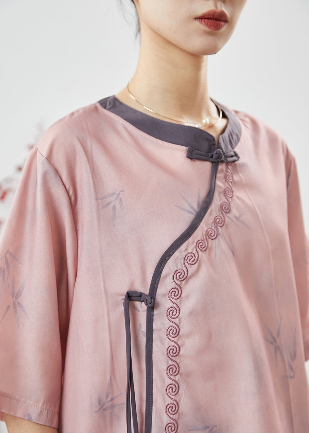 Effortlessly Elegant Shirt with a Timeless Design