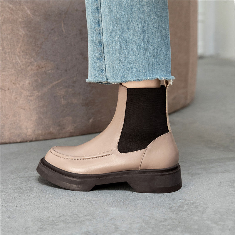 Elegantly Styled Boots for Everyday Wear