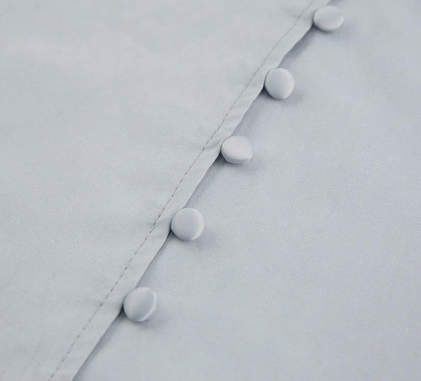 Effortlessly Elegant Blouse with a Timeless Design