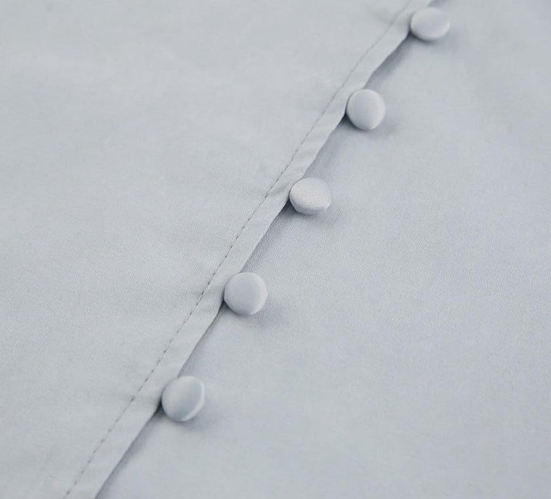 Effortlessly Elegant Blouse with a Timeless Design