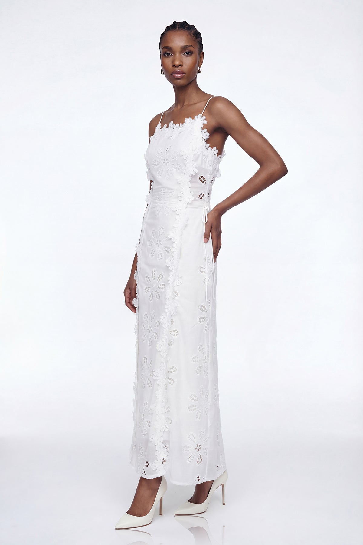 Gracefully Styled Dress for Any Occasion