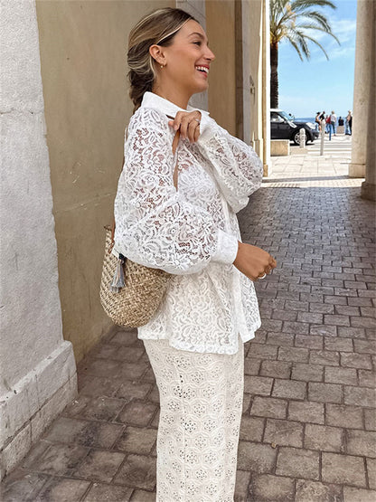 Classic Vintage Blouse with a Flattering Fit