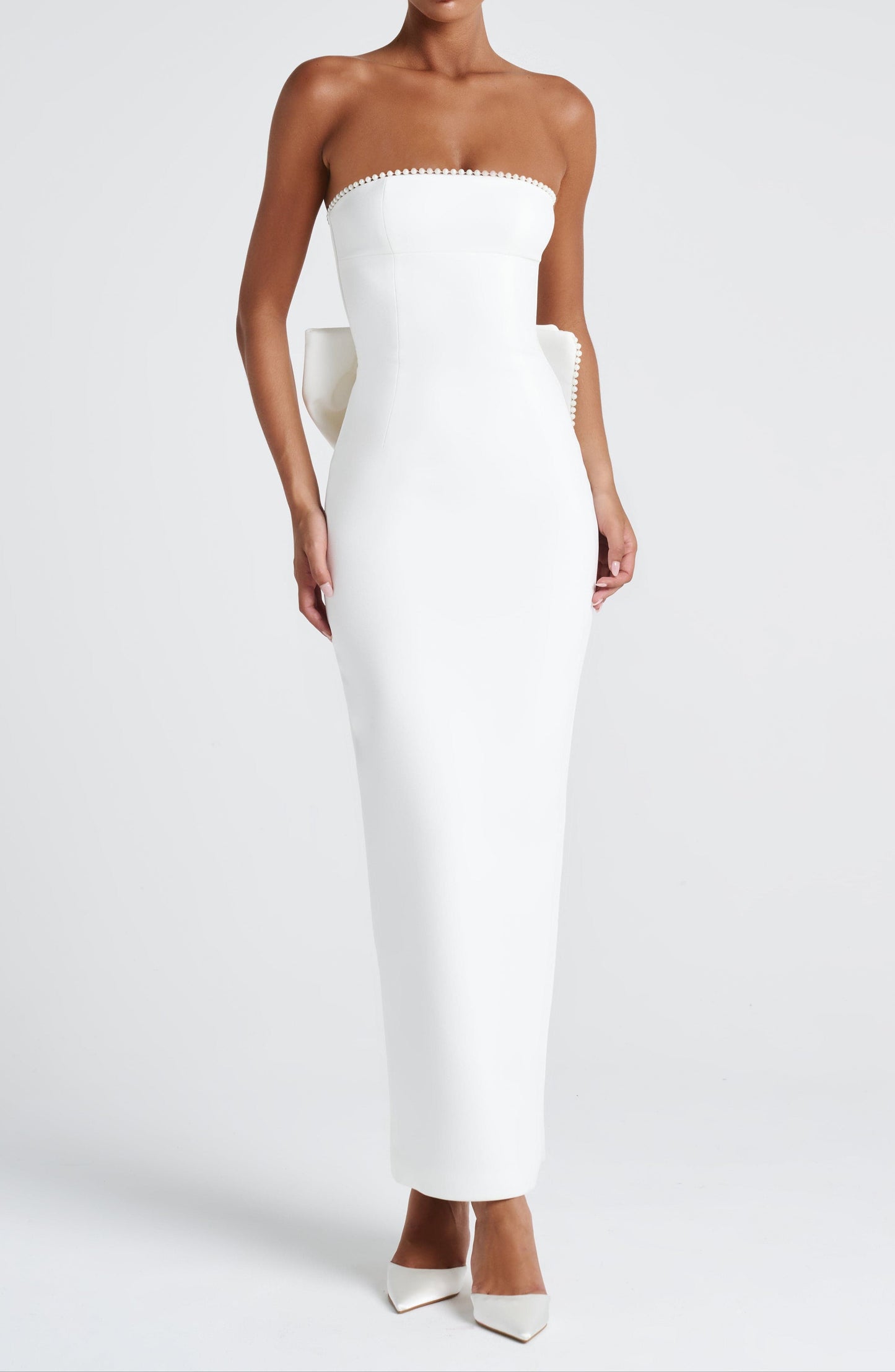 Well Tailored Dress with a Graceful Silhouette