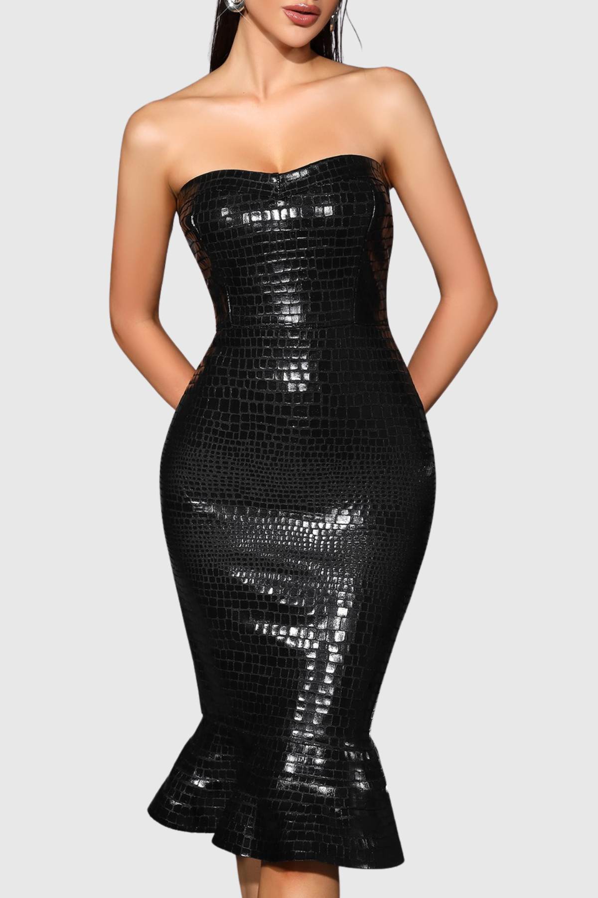 Beautifully Finished Dress in a Timeless Design