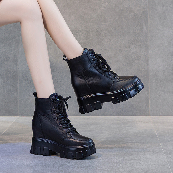 Beautifully Finished Boots in a Timeless Design