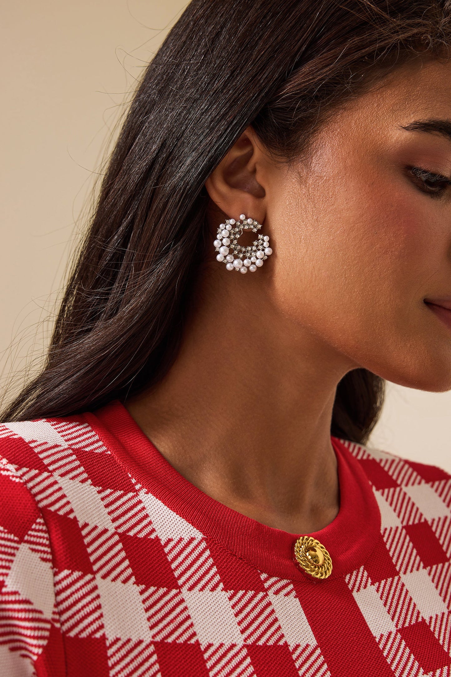 Gracefully Styled Garment for Any Occasion