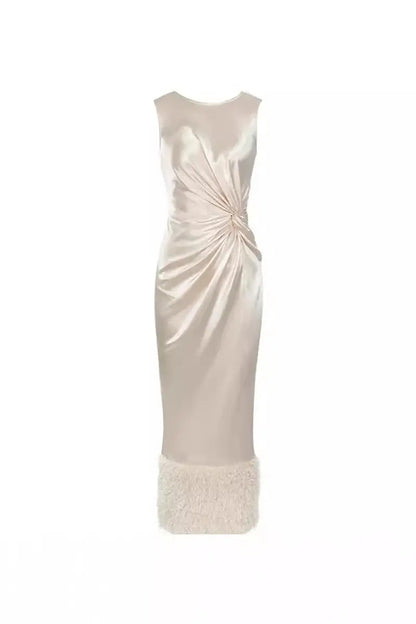 Well Tailored Dress with a Graceful Silhouette