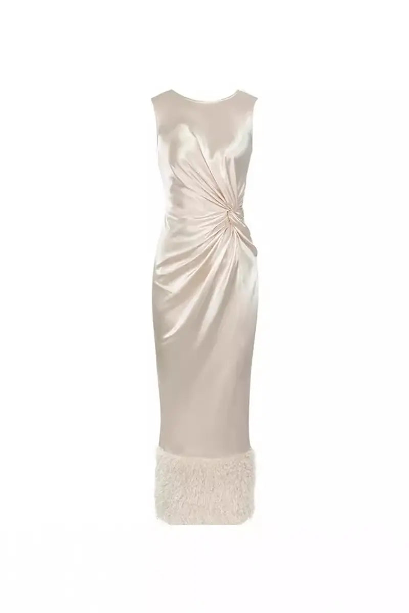 Well Tailored Dress with a Graceful Silhouette