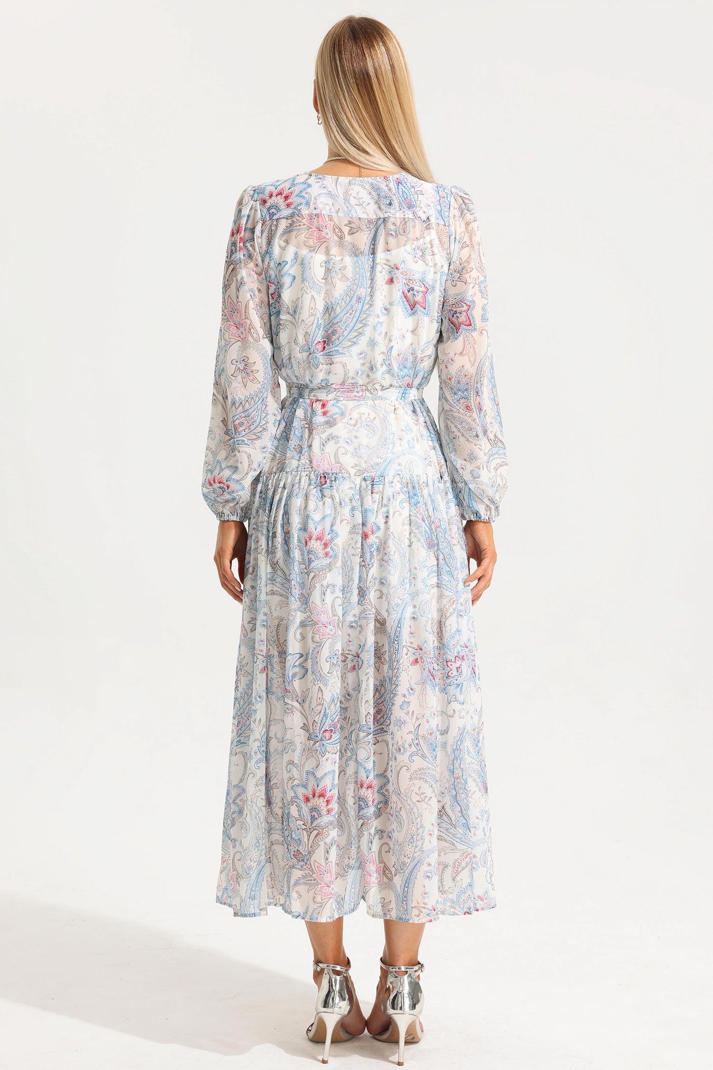 Beautifully Crafted Dress in a Classic Style