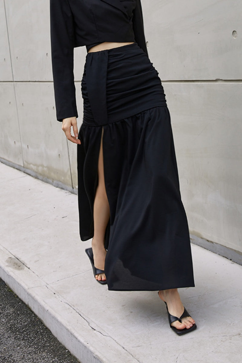 Well Tailored Garment with a Graceful Silhouette