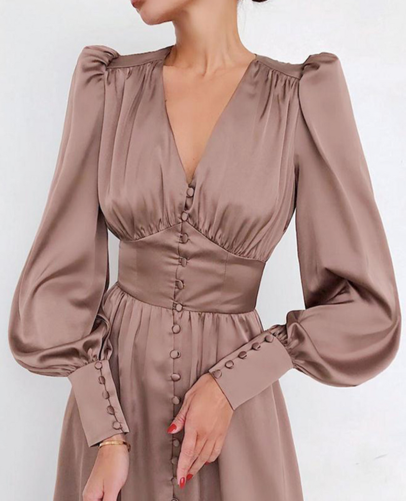 Classic Vintage & Enduringly Stylish Dress