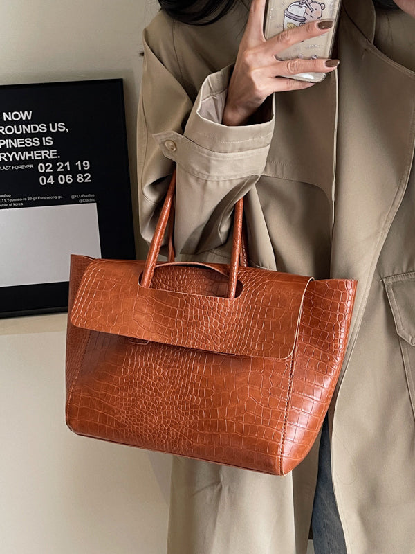 Beautifully Finished Bag in a Timeless Design