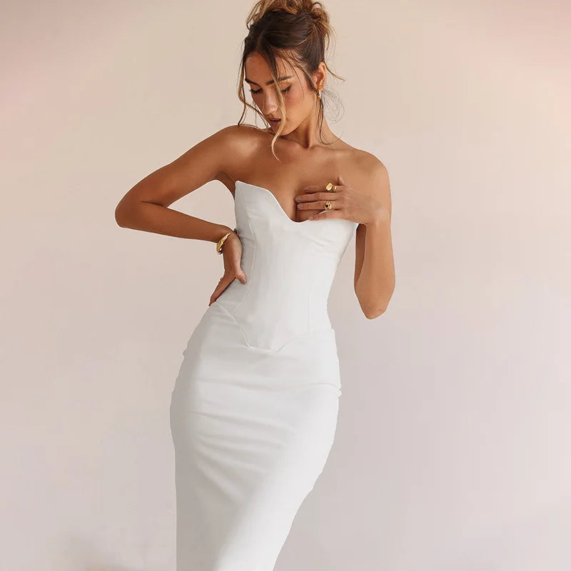 Beautifully Crafted Dress in a Classic Style