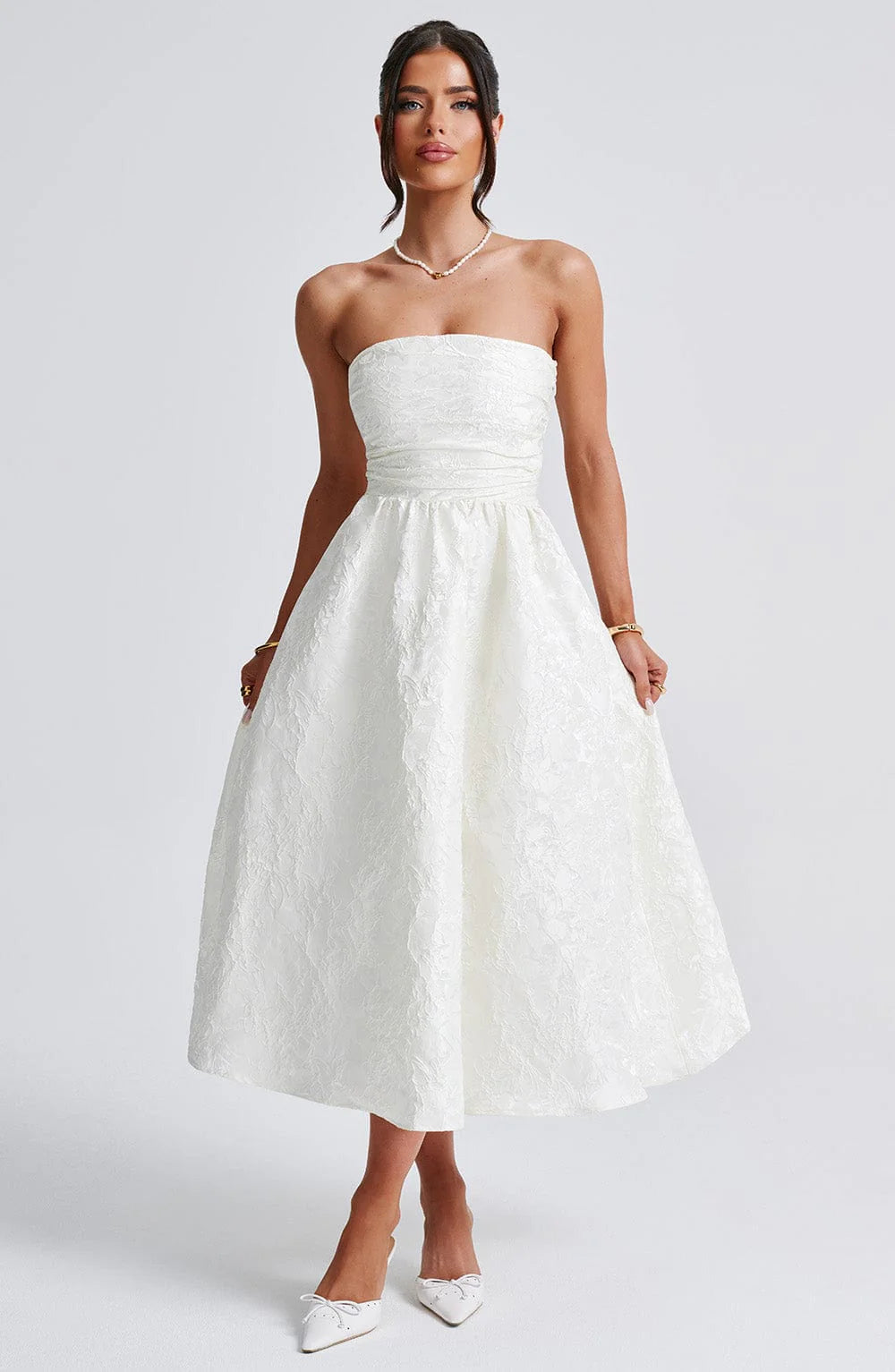 Gracefully Styled Dress for Any Occasion