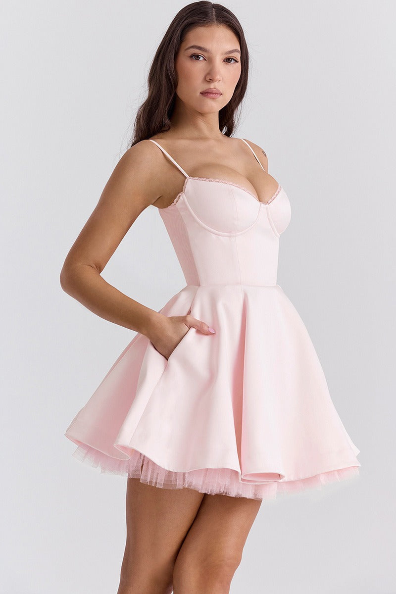 Beautifully Finished Dress in a Timeless Design