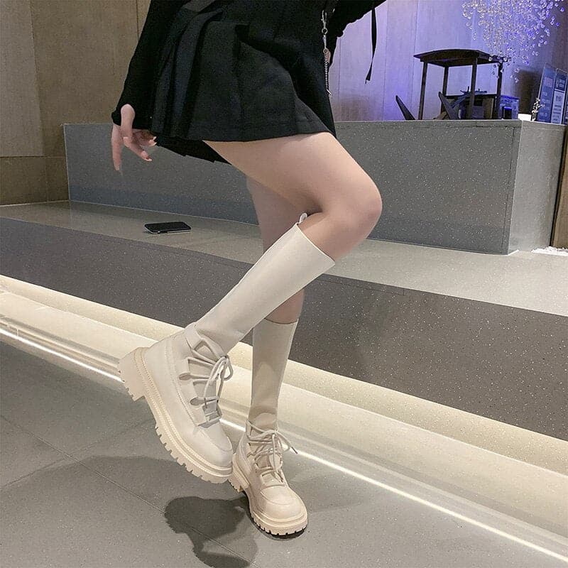 Well Tailored Boots with a Graceful Silhouette