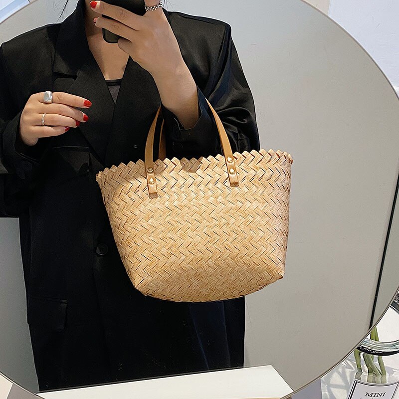 Sophisticated Bag with a Clean Classic Look