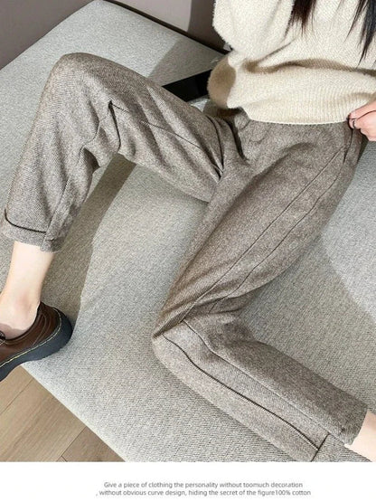Sophisticated Trousers with a Clean Classic Look