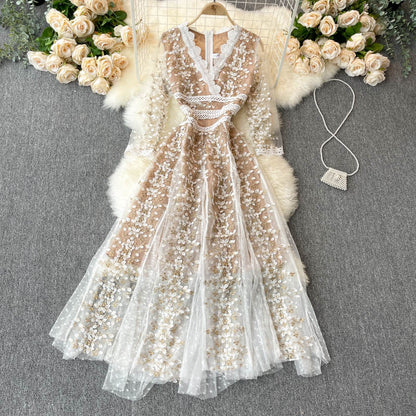 Beautifully Finished Dress in a Timeless Design