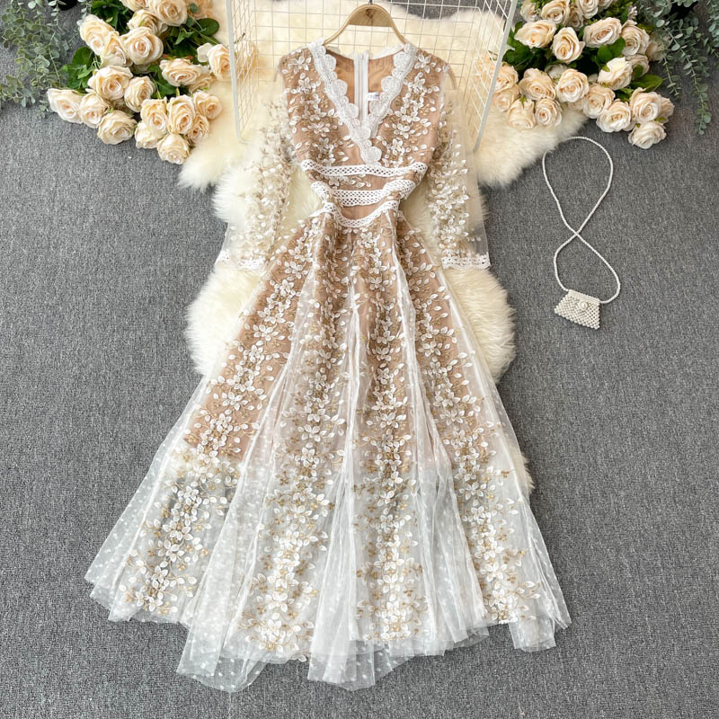 Beautifully Finished Dress in a Timeless Design