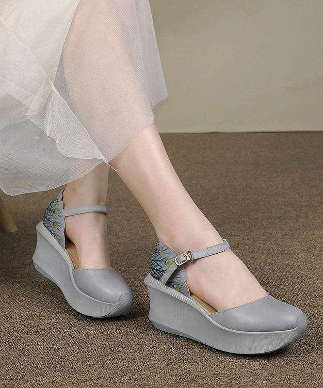 Polished Sandals with an Effortless Classic Look