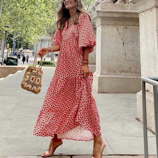 Classic Vintage Dress with a Flattering Fit
