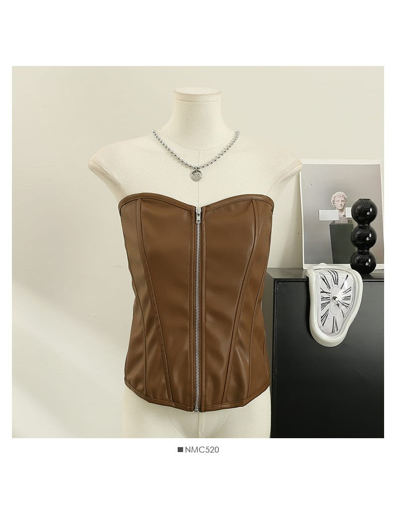 Well Tailored Top with a Graceful Silhouette