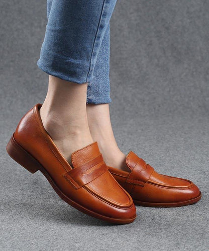 Effortlessly Elegant Shoes with a Timeless Design