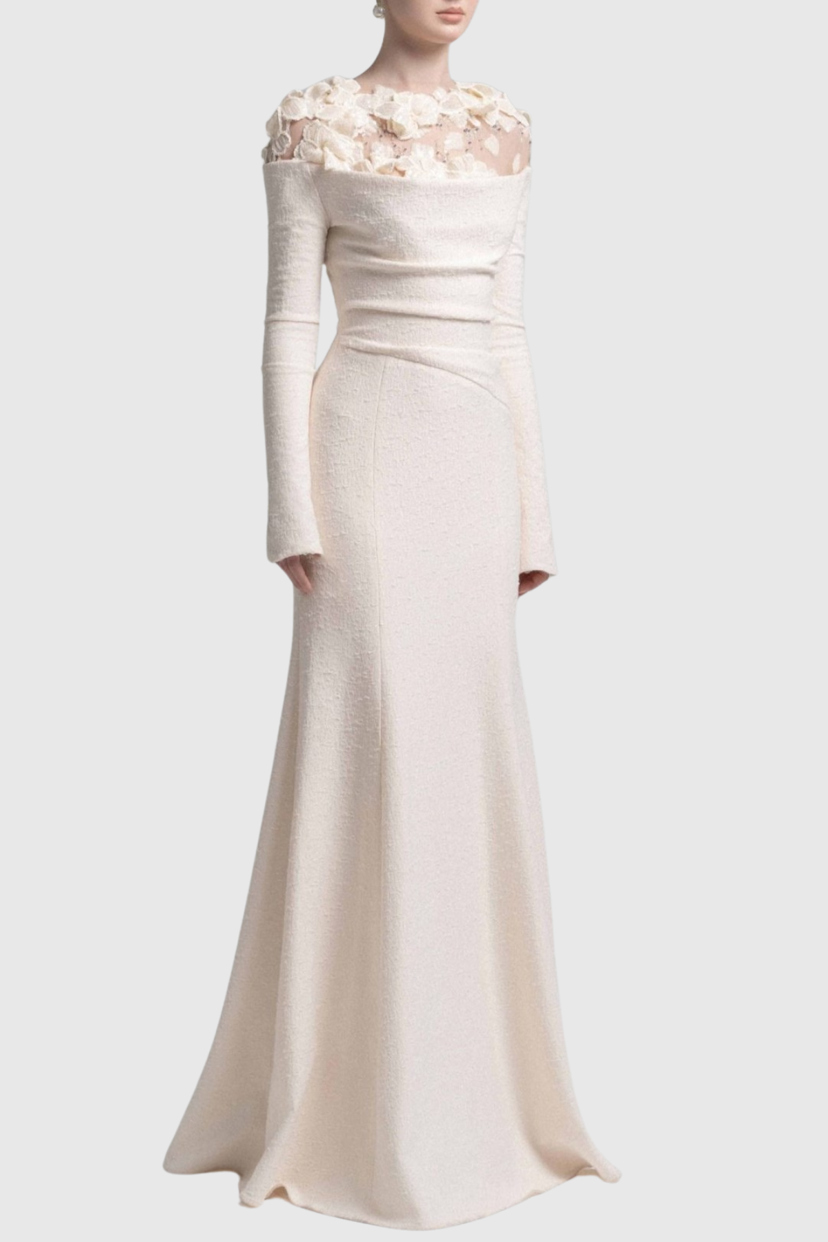 Well Tailored Dress with a Graceful Silhouette