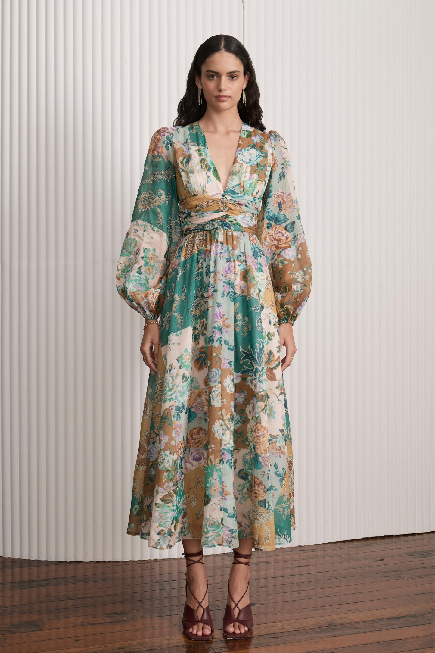 Classic Vintage Dress with a Flattering Fit