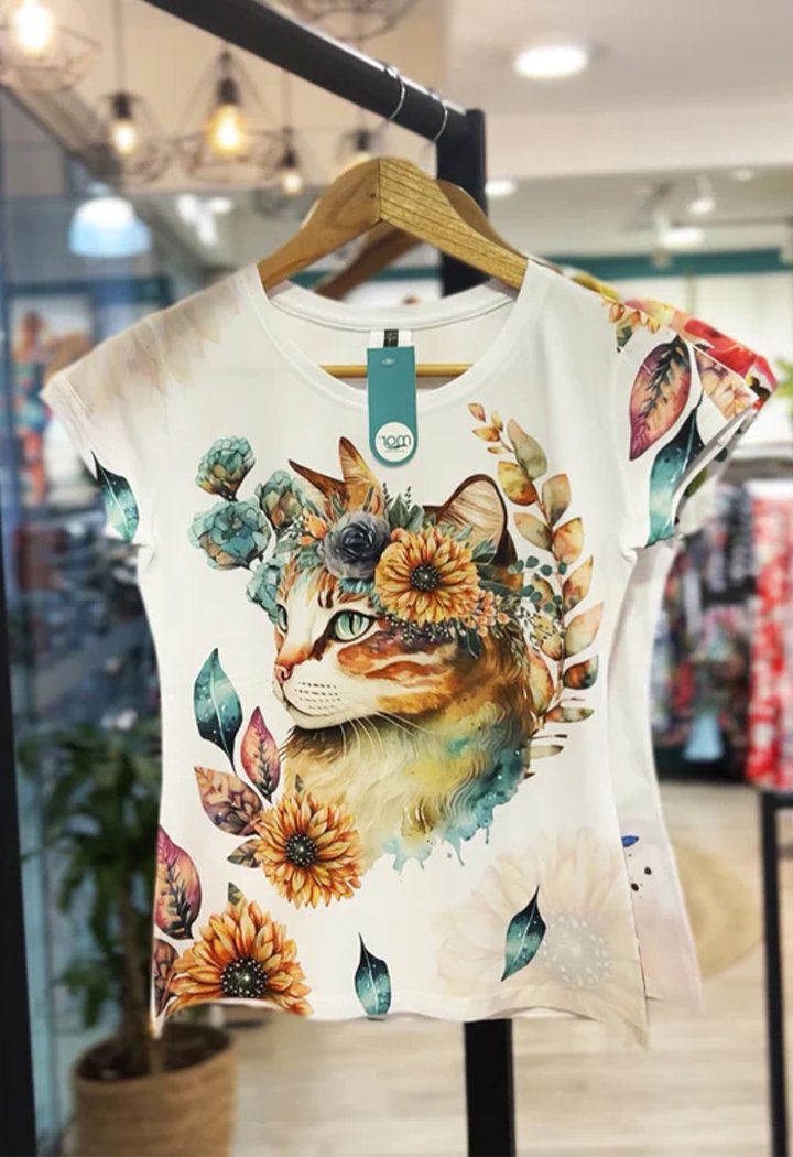 Elegantly Styled T-Shirt for Everyday Wear