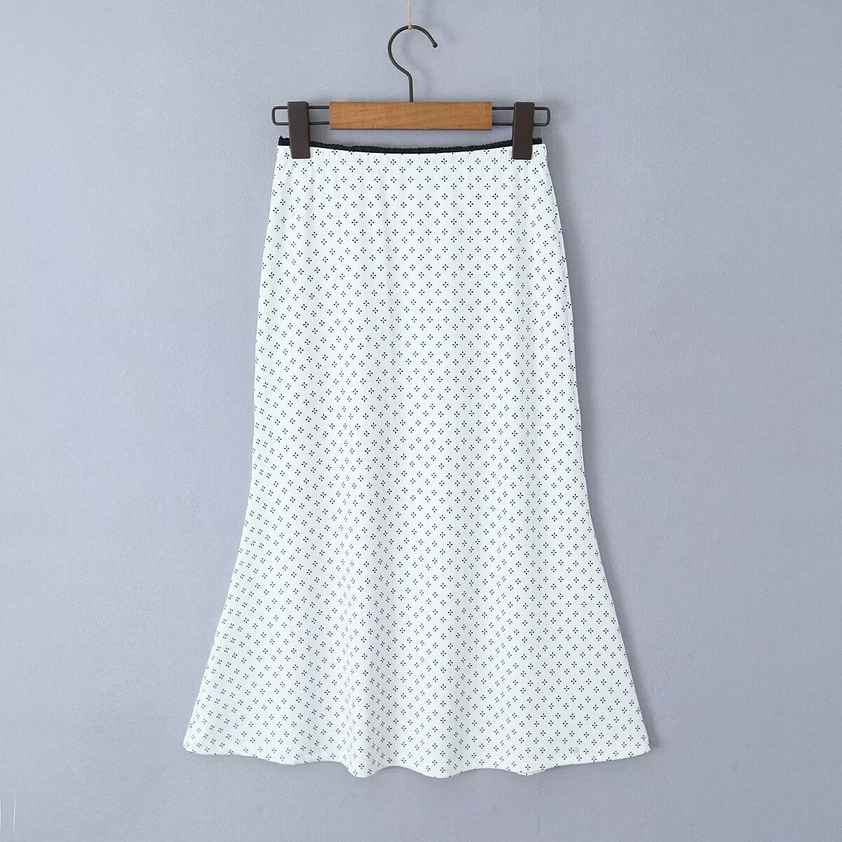 Sophisticated Garment with a Clean Classic Look