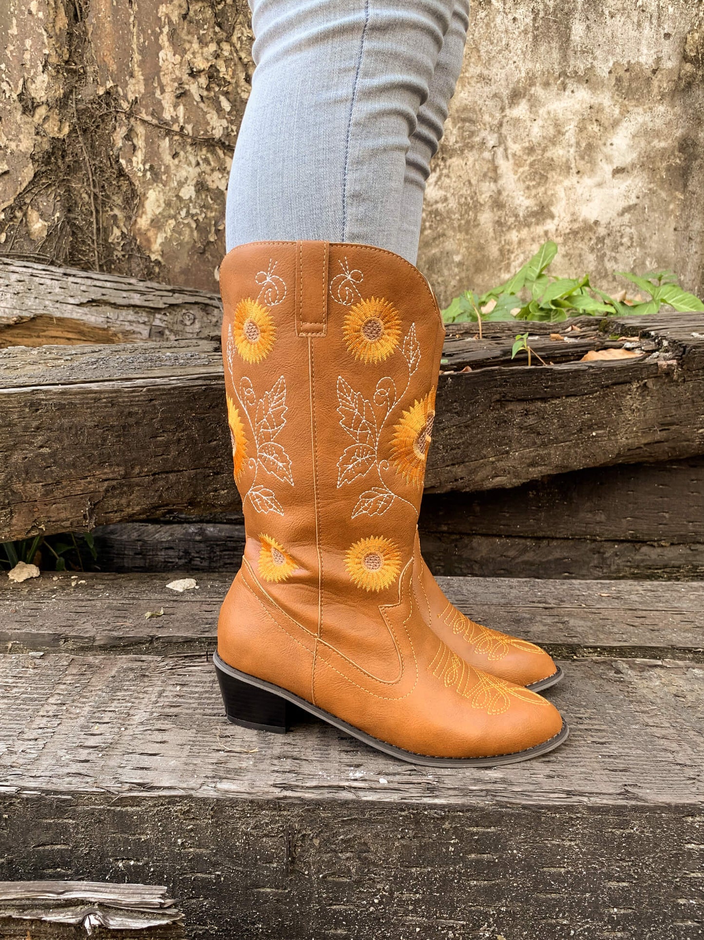 Gracefully Styled Boots for Any Occasion