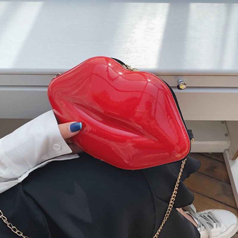 Gracefully Styled Bag for Any Occasion